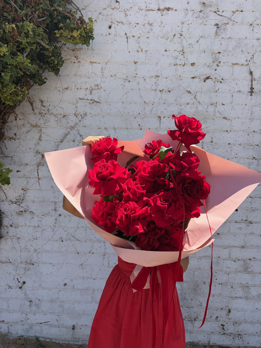 Hot To Trot Reflexed Rose Bunch