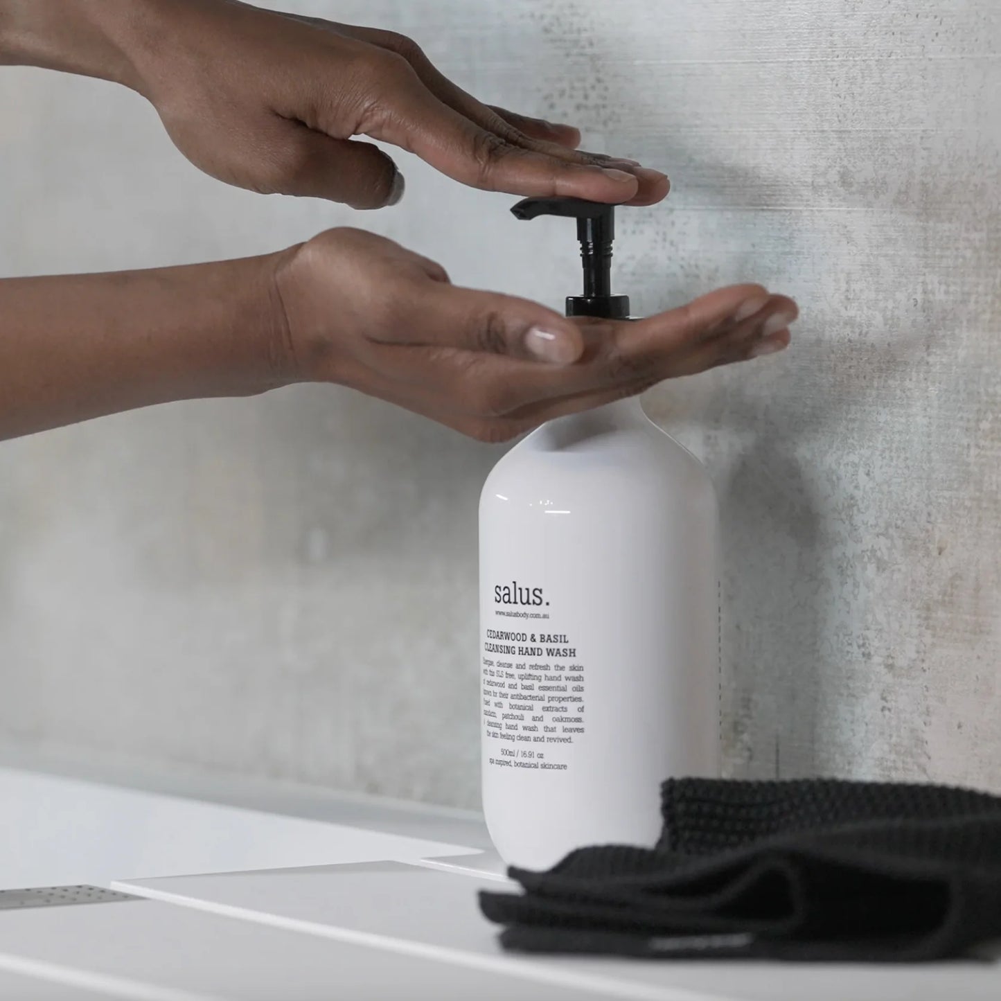 Salus Cedarwood & Basil Cleansing Hand Wash